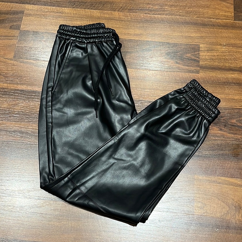 Zara black joggers faux leather. Size XS. Very trendy. !! Super sexy jogger.